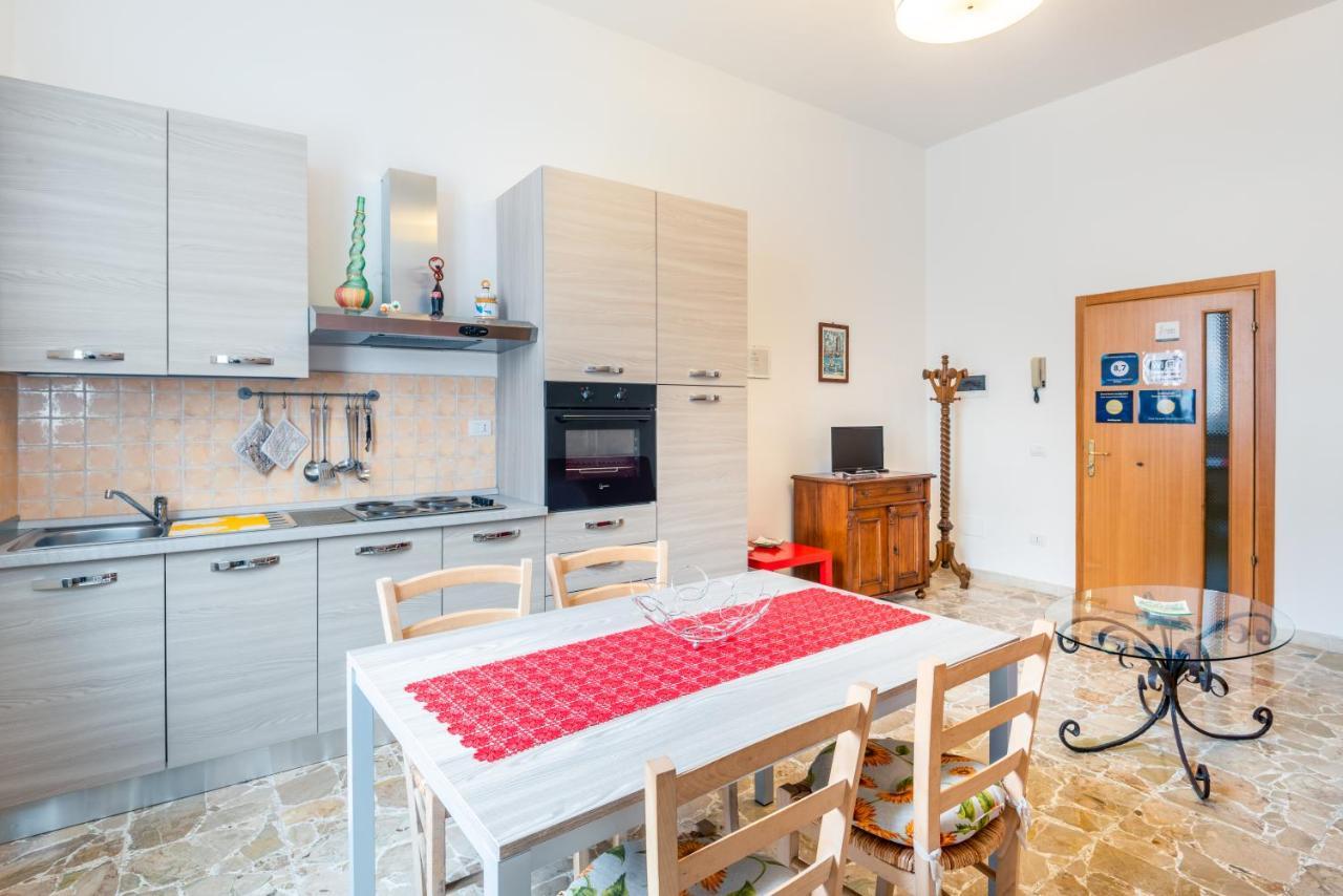 Casa Vacanze Nonna Norma ซานมีเนียโต ภายนอก รูปภาพ